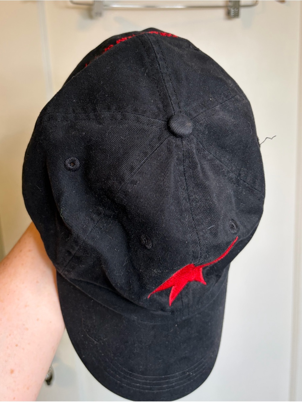 Black Baseball Cap with Red Star Embroidery - Picture 3 of 5